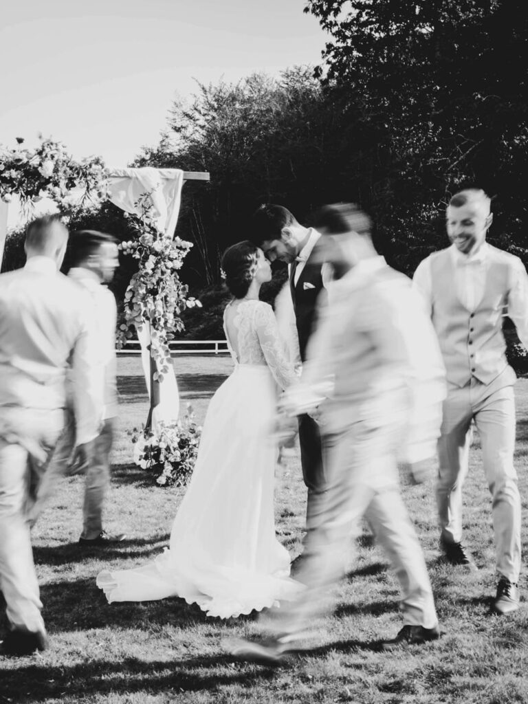 Photo de groupe en mariage dans le Morbihan